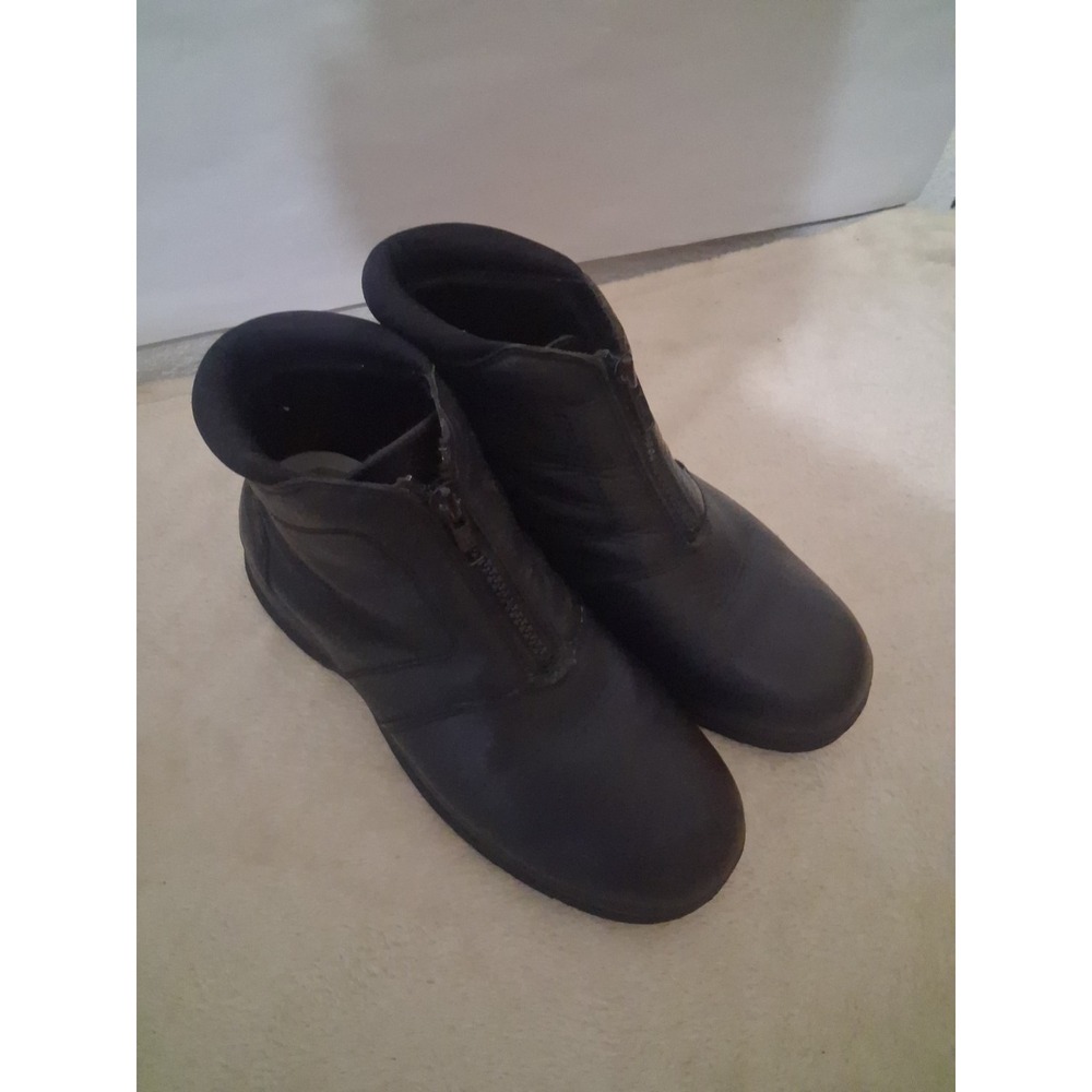 Cobbie Cuddlers Ankle Boots Size 8.5